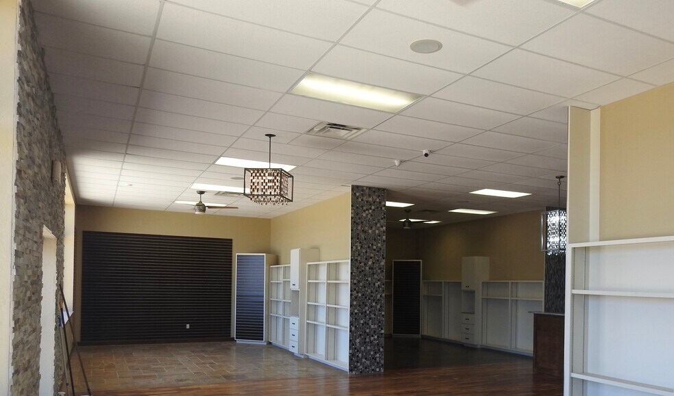 More Photos Of 8017 N Rockwell Ave, Oklahoma City Freestanding For Sale