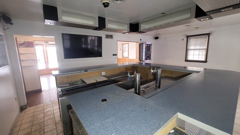 More Photos Of 100 Manor Harrison City Rd, Manor Restaurant For Sale