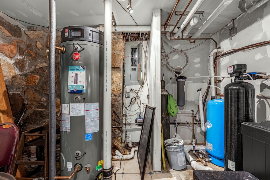 More Photos Of 2079 State Road Y, Linn Creek Restaurant For Sale