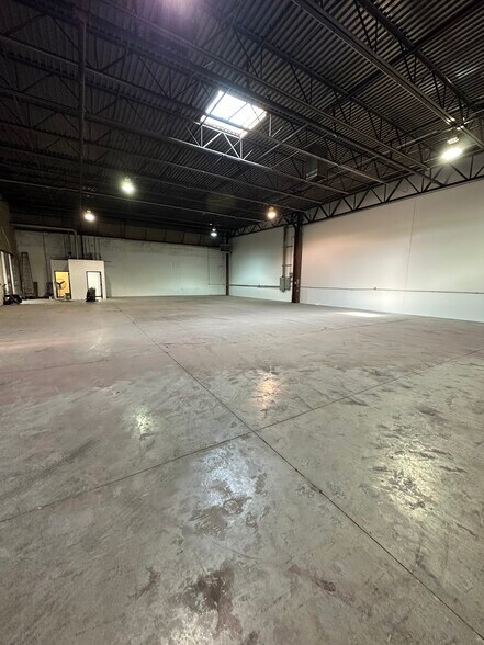 Primary Photo Of 4300 W Lake St, Chicago Warehouse For Lease