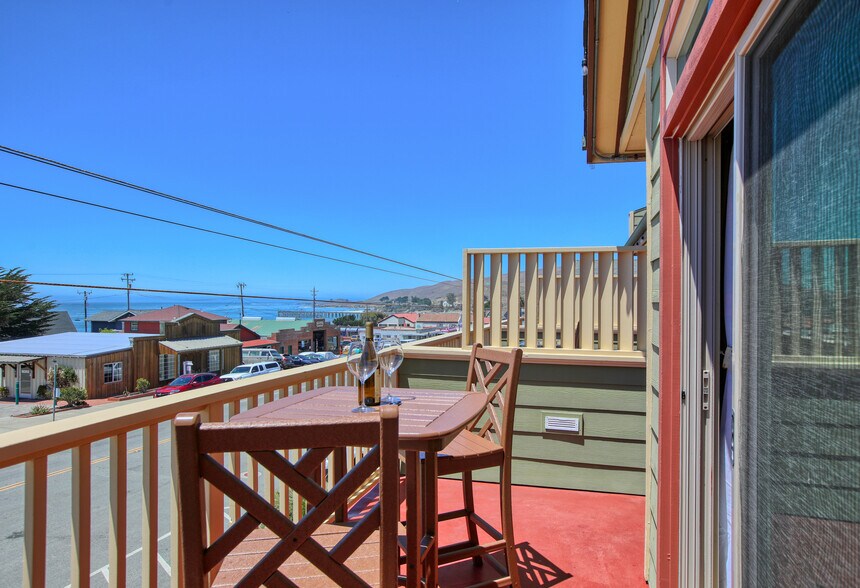 More Photos Of 95 S Ocean Ave, Cayucos Hospitality For Sale