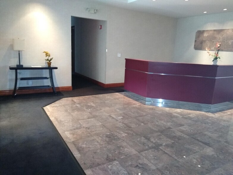 More Photos Of 805 Hillsdowne Rd, Westerville Medical For Sale