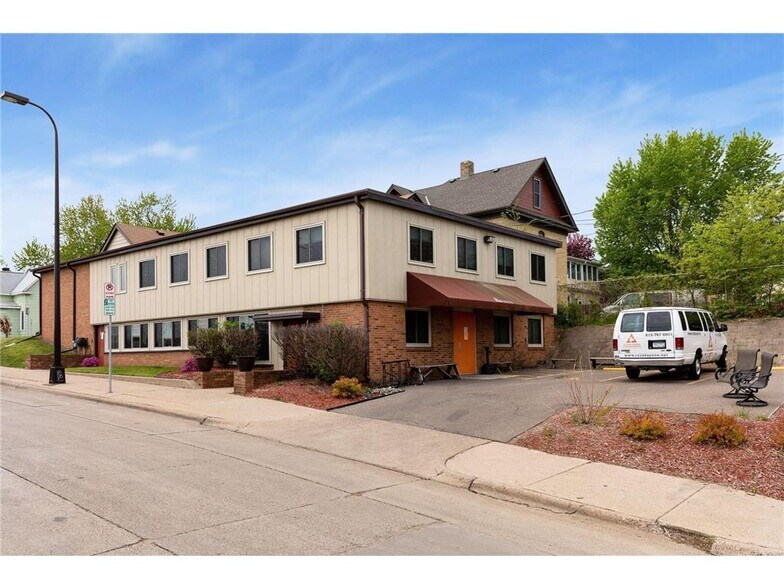 More Photos Of 800 N 42nd Ave, Minneapolis Medical For Lease