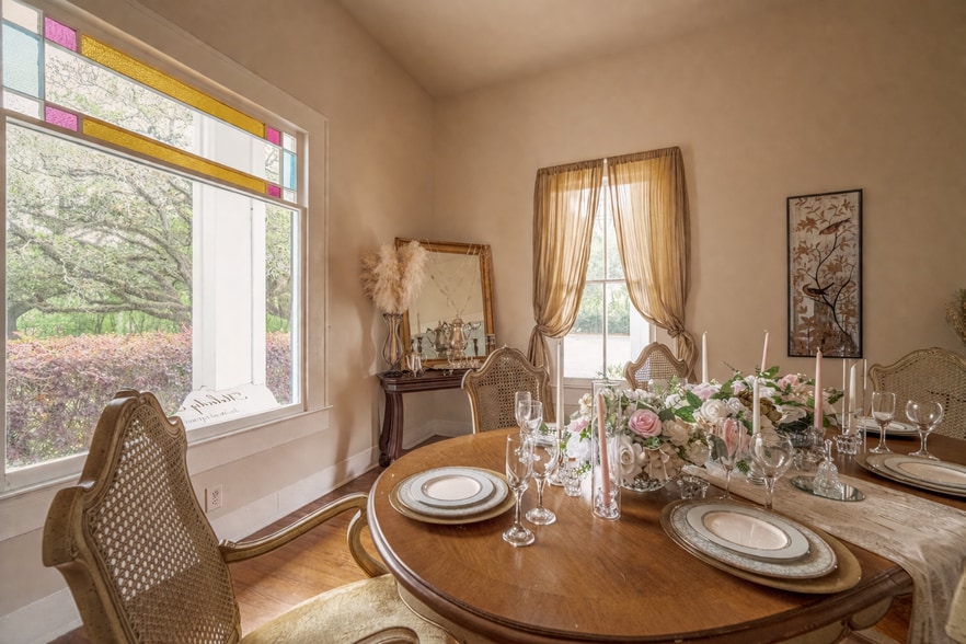 More Photos Of 5800 England Dr, Alexandria Specialty For Sale