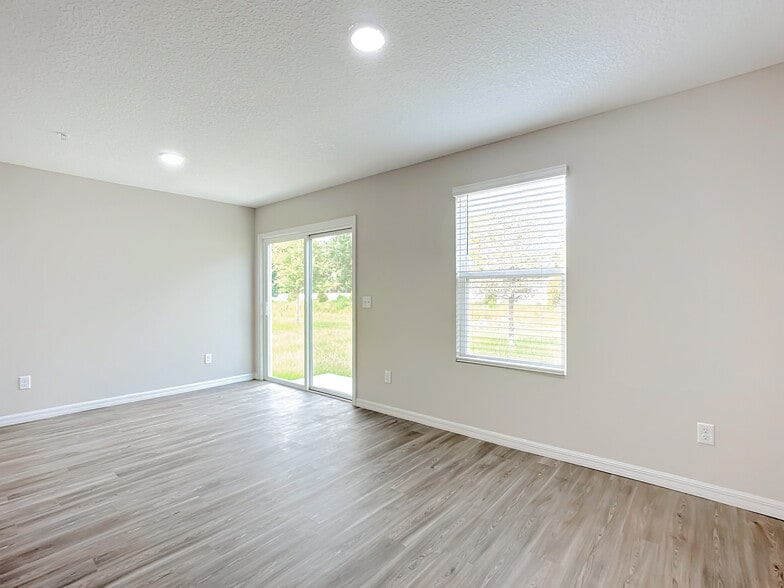 More Photos Of 9556 Hood Rd, Jacksonville Apartments For Sale