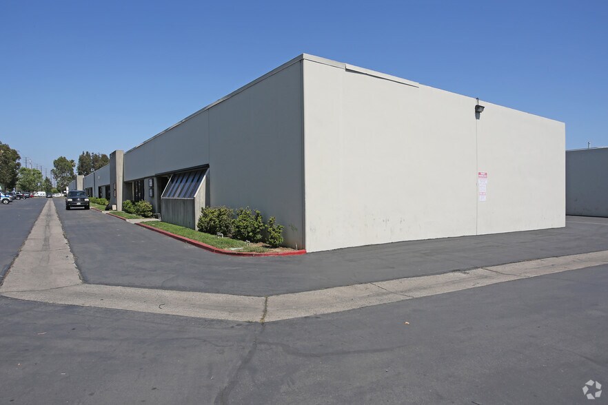More Photos Of 2720-2796 E Miraloma Ave, Anaheim Warehouse For Lease