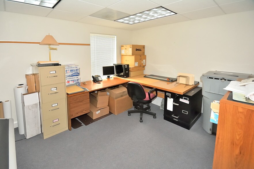 More Photos Of 8101 Hinson Farm Rd, Alexandria Medical For Sale