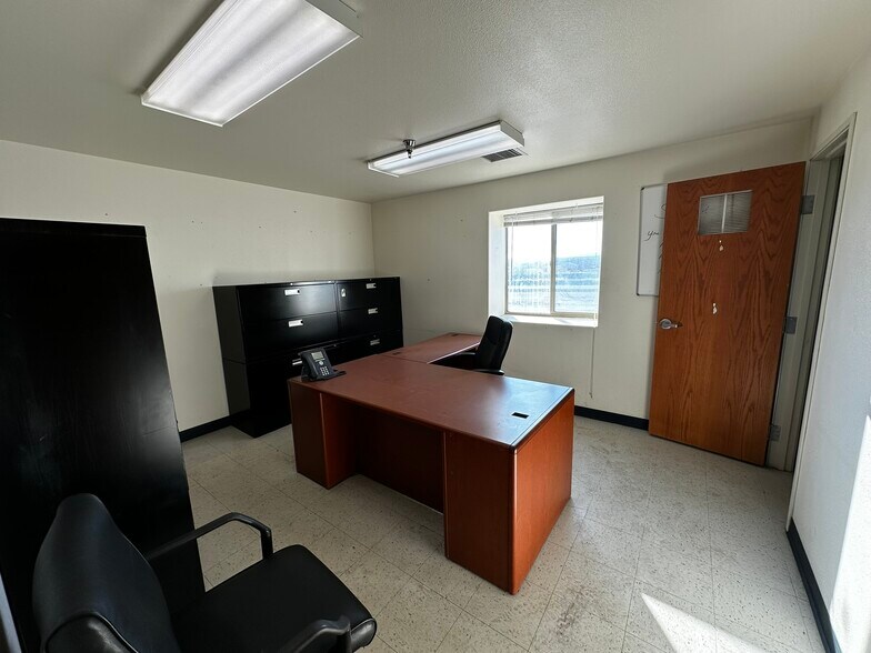 More Photos Of 2948 I-70 Business Loop, Grand Junction Warehouse For Lease