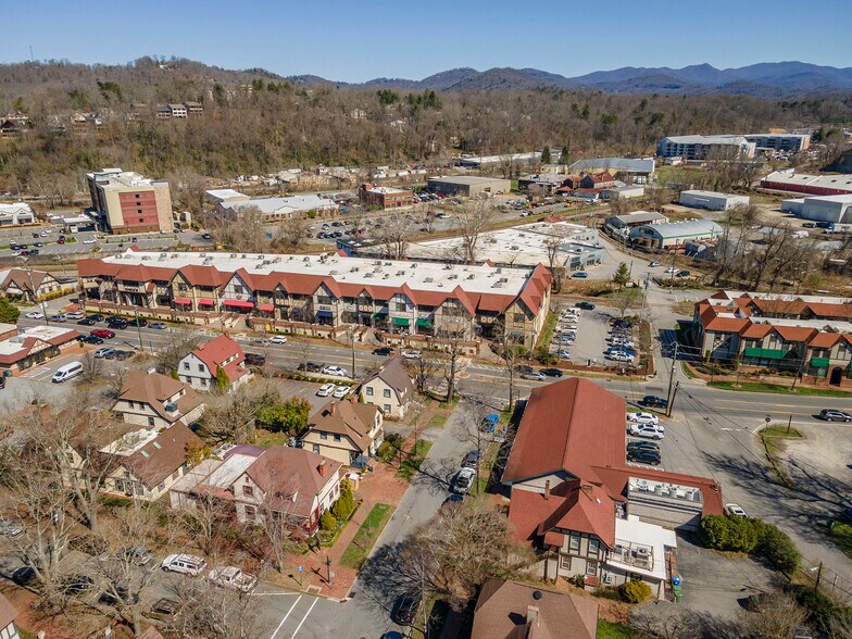 More Photos Of 5 All Souls Cres, Asheville Freestanding For Lease