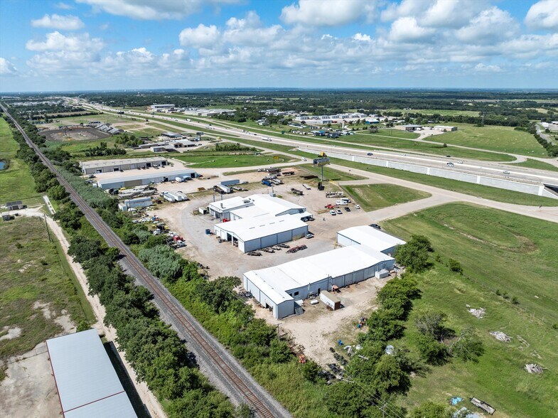 More Photos Of 1188 N Mc Lennan Dr, Elm Mott Warehouse For Lease