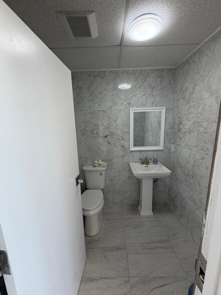 More Photos Of 400 Connecticut Blvd, East Hartford Freestanding For Lease