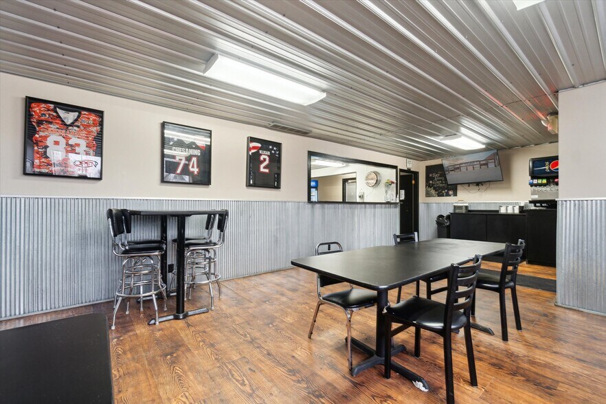 More Photos Of 142 N Saginaw St, Chesaning Bowling Alley For Sale