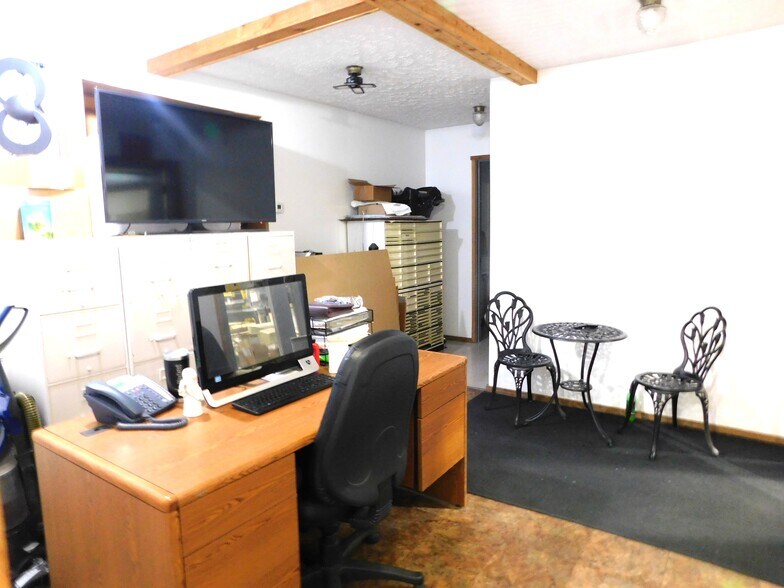 More Photos Of 215 Nieman St, Sunman Warehouse For Sale