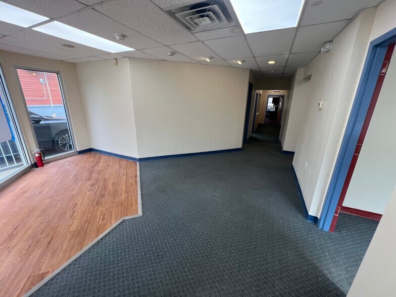 More Photos Of 410 Bergen Blvd, Palisades Park Storefront Retail Office For Lease