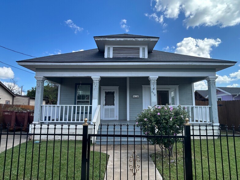 Primary Photo Of 428 W 7th St, Dallas Flex For Lease