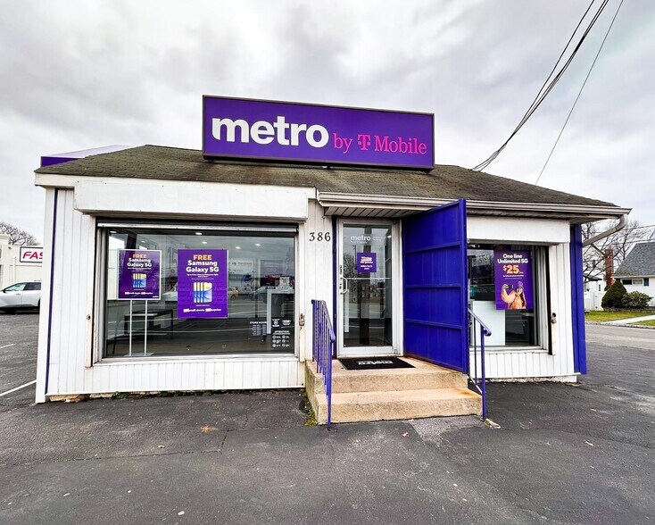 More Photos Of 180-196 W Sunrise Hwy, Lindenhurst Storefront For Sale