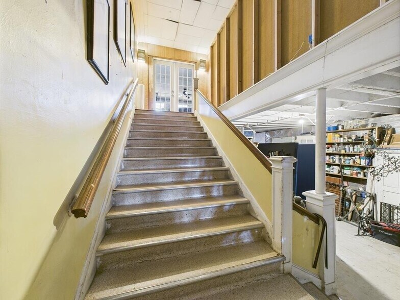 More Photos Of 236 S Oak St, Pecos Storefront For Sale