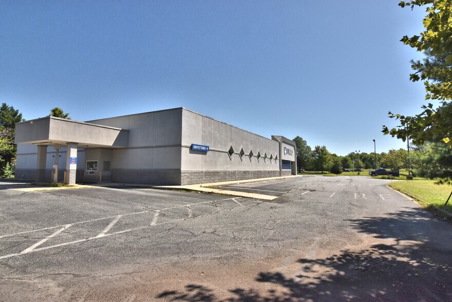 More Photos Of 1580 S Dupont Hwy, Dover General Retail For Lease