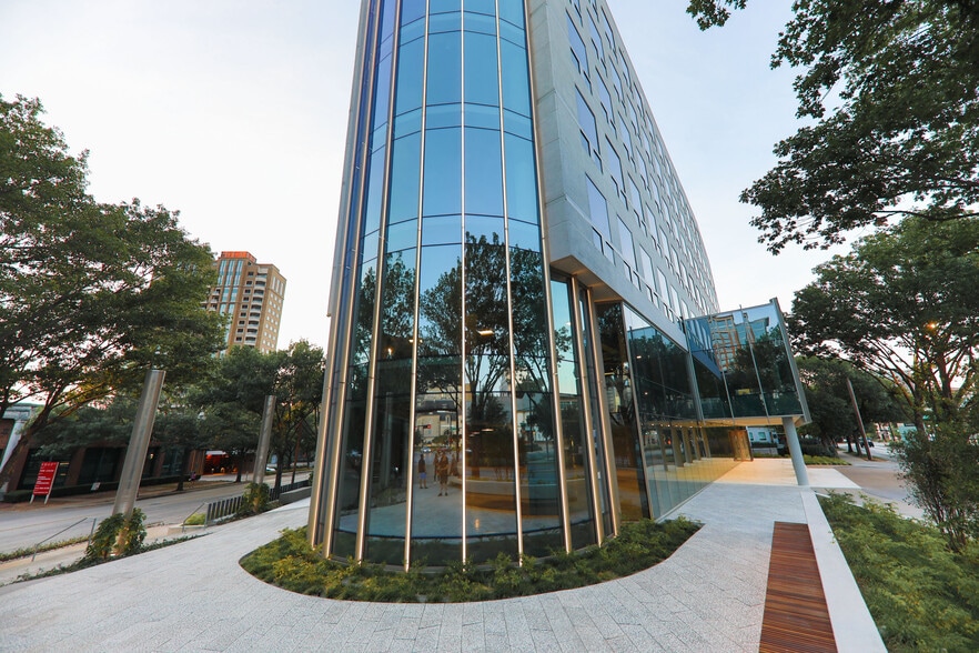 More Photos Of 2401 Cedar Springs Rd, Dallas Office For Lease