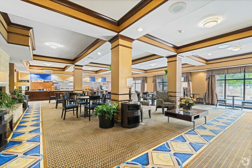 More Photos Of 2205 Barker Oaks Dr, Houston Hotel For Sale