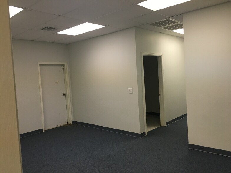 More Photos Of 4780-4782 Woodmere Blvd, Montgomery Medical For Lease