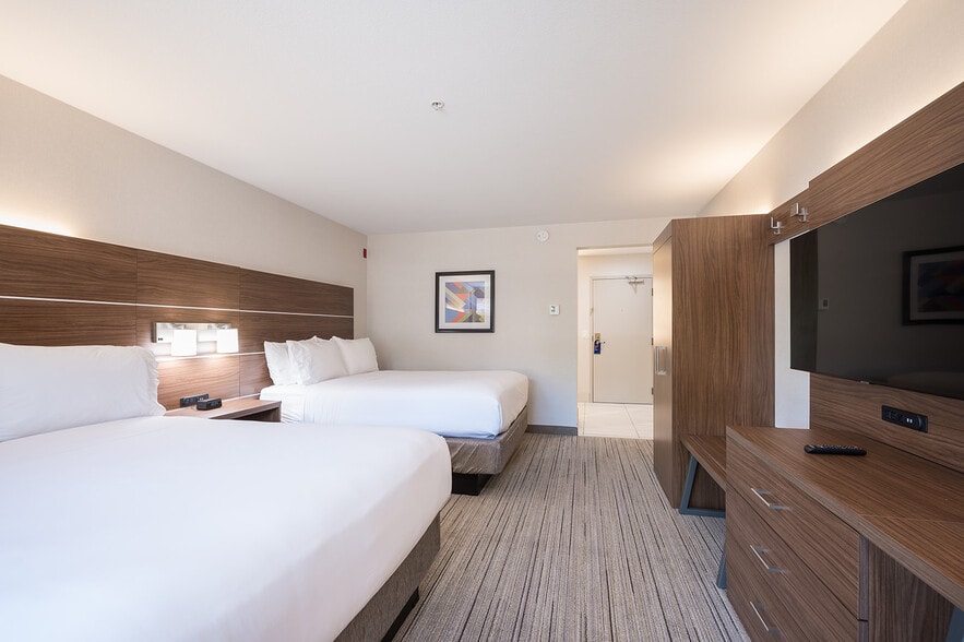 More Photos Of 775 N Oak Park Blvd, Grover Beach Hotel For Sale