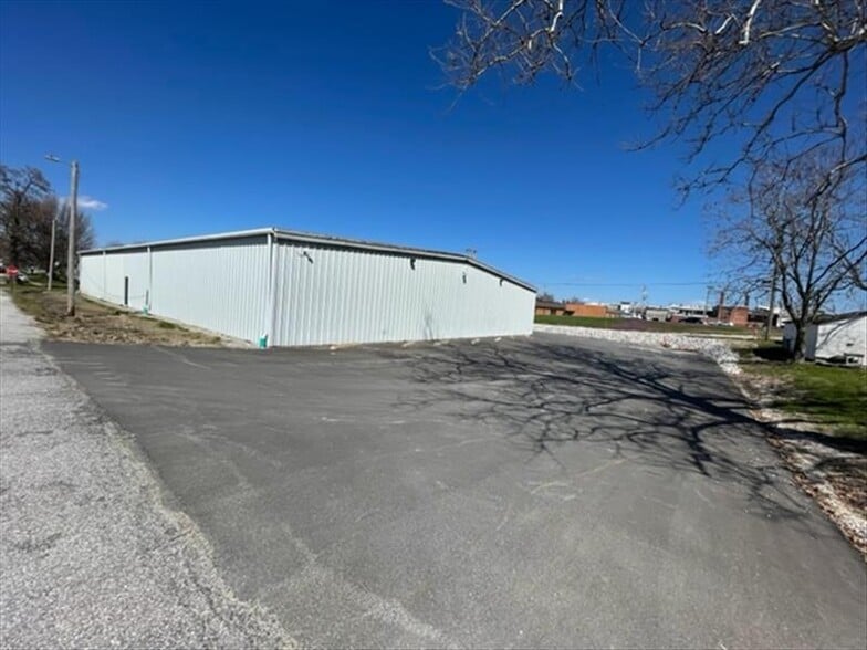 More Photos Of 204 W Bourke, Macon Warehouse For Sale