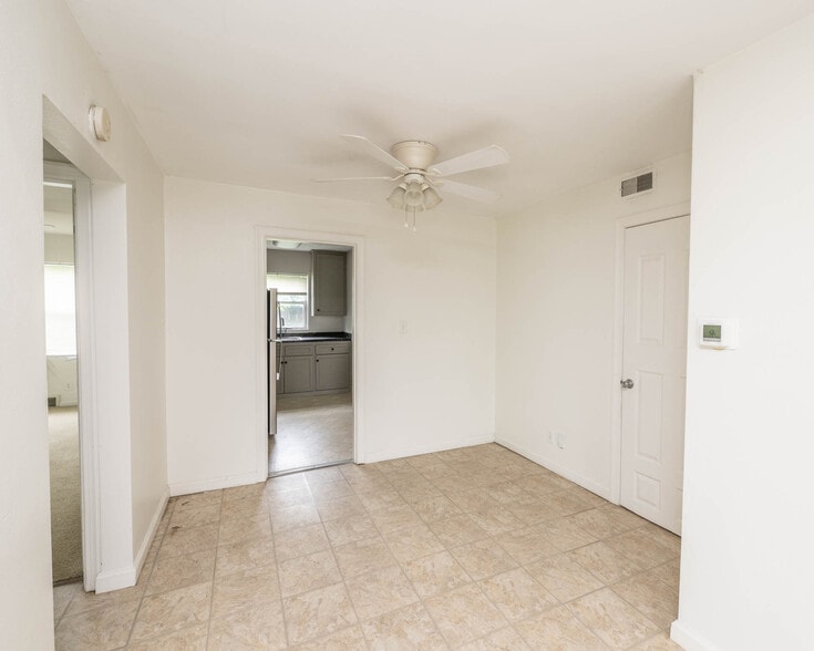 More Photos Of 349 Orchard Dr, Oakwood Apartments For Sale