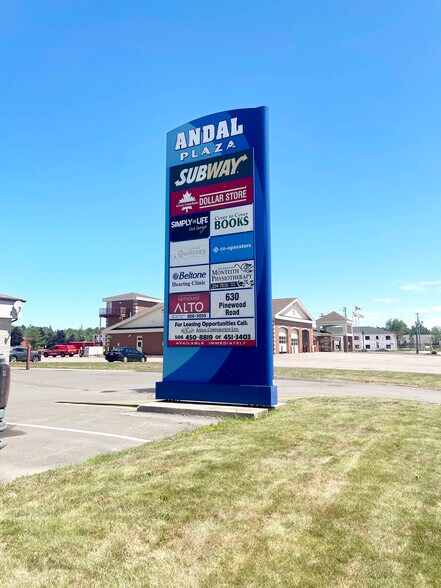 More Photos Of 630 Pinewood Rd, Riverview Freestanding For Lease