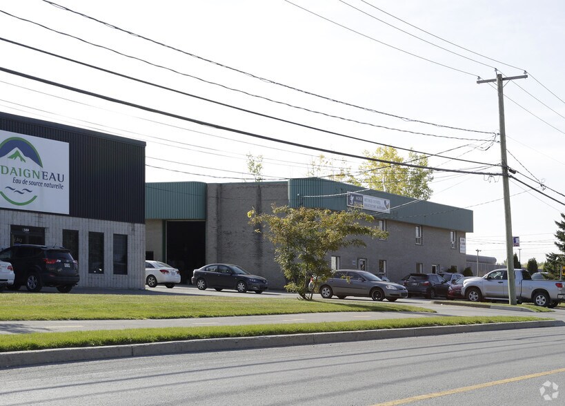 Primary Photo Of 1412 Av de la Gare, Mascouche Warehouse For Sale