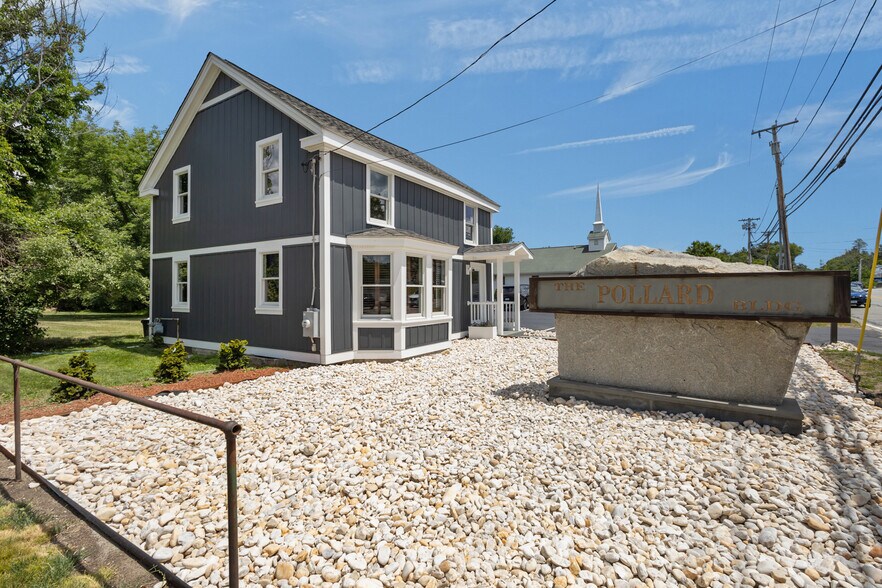 More Photos Of 2695 Hartford Ave, Johnston Office For Lease