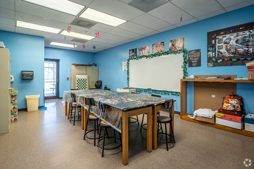 More Photos Of 2553-2555 Cordes Dr, Sugar Land Medical For Sale