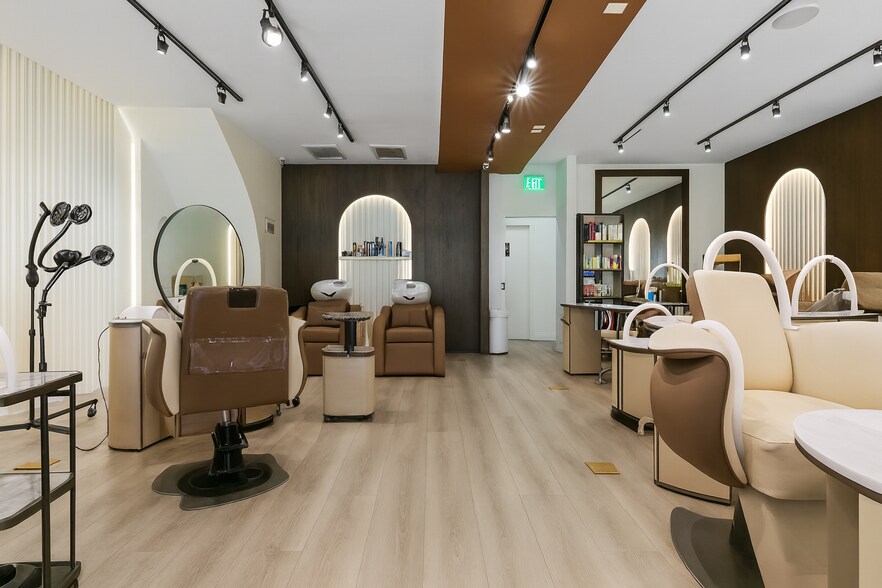 More Photos Of 12240 Ventura Blvd, Studio City Storefront Retail Office For Lease