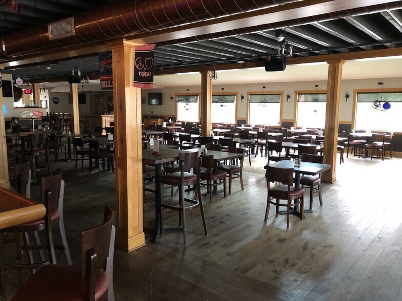 More Photos Of 5381 Abbott Rd, Hamburg Restaurant For Sale