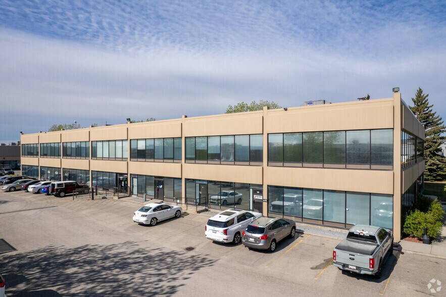 More Photos Of 720 28th St NE, Calgary Office For Lease