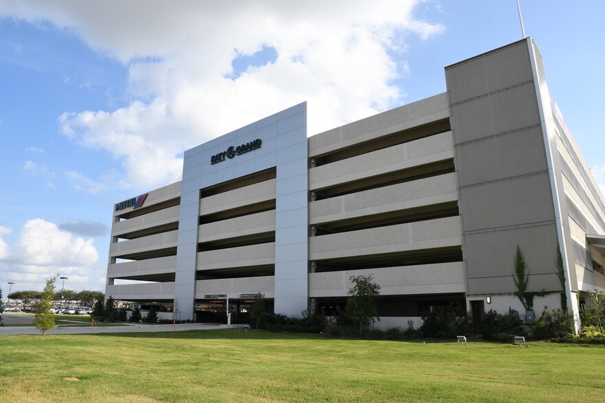 More Photos Of 1227 Grand West Blvd, Katy Coworking Space