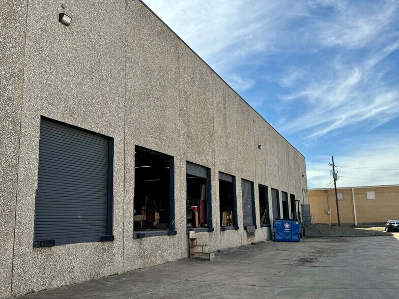More Photos Of 3505 Garden Brook Dr, Farmers Branch Warehouse For Sale