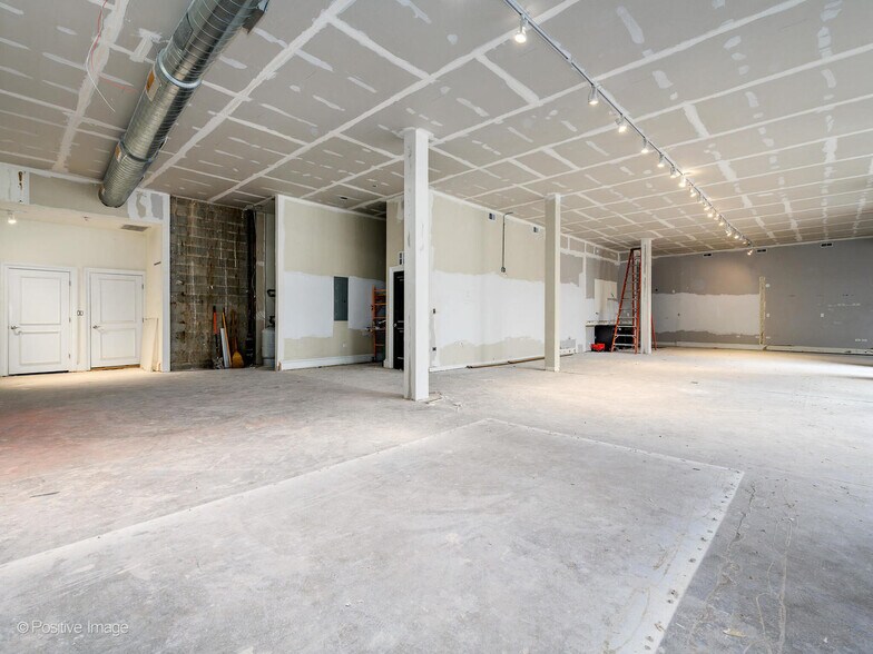 More Photos Of 2407 N Milwaukee Ave, Chicago Storefront Retail Residential For Lease