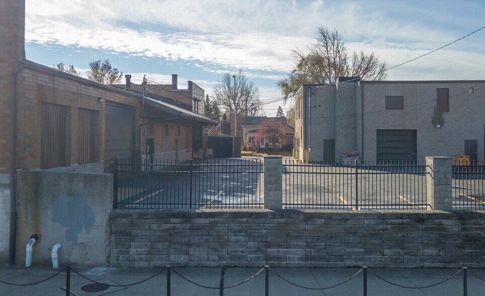 More Photos Of 425 E Front St, Monroe Manufacturing For Lease