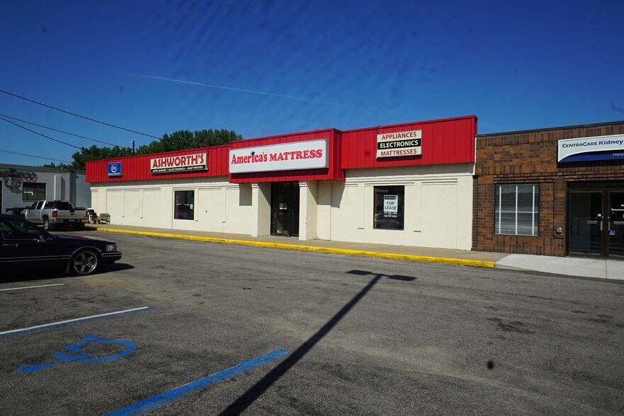 More Photos Of 110-114 S Rum River Dr, Princeton General Retail For Lease