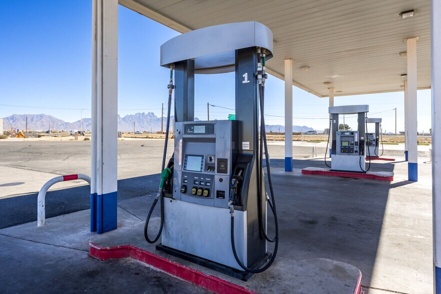 More Photos Of 5701 N Jornada Rd, Las Cruces Service Station For Sale