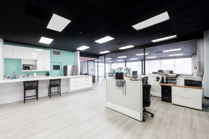 More Photos Of 401-405 W Foothill Blvd, Monrovia Freestanding For Lease