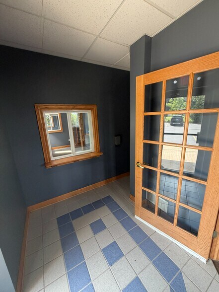 More Photos Of 72 East St, Crystal Lake Light Manufacturing For Lease