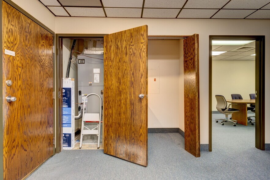 More Photos Of 55 Whiting St, Plainville Medical For Sale