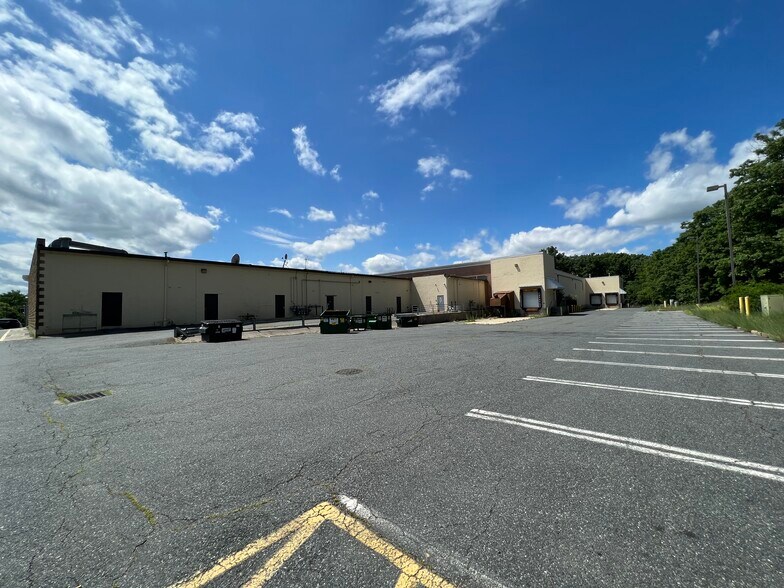 More Photos Of 70-82 Worcester Rd, Webster General Retail For Lease