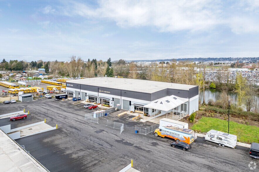 More Photos Of 6781 NE Columbia Blvd, Portland Warehouse For Lease