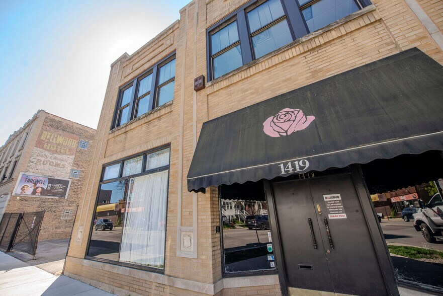 More Photos Of 1419 W Diversey Pky, Chicago Office For Sale