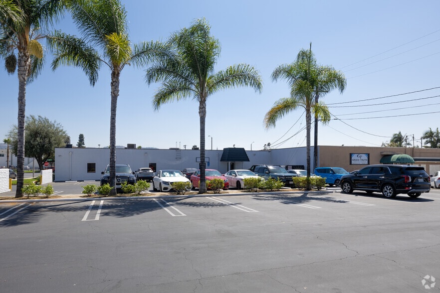More Photos Of 571 S San Jose Ave, Covina Office For Lease