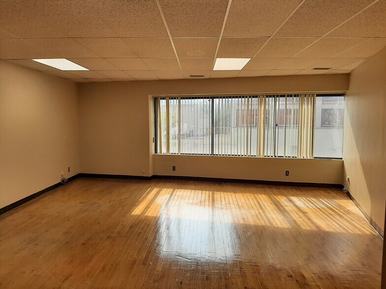 More Photos Of 1437 Main St, Buffalo Office For Lease