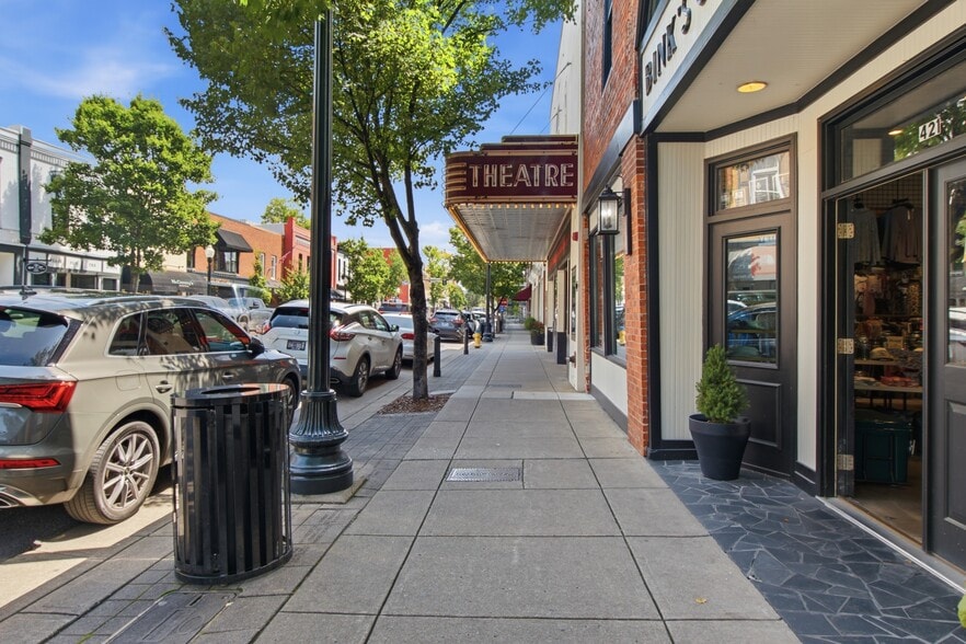 More Photos Of 421 Main St, Franklin Storefront Retail Office For Lease